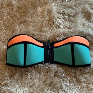 Triangl strap less bikini top